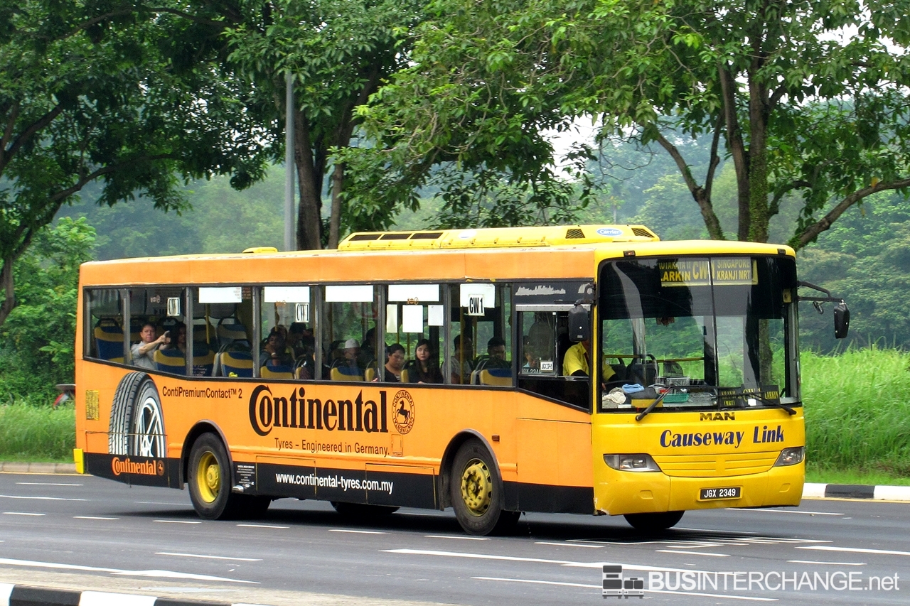 A MAN 18.250 / SL252 (A64) (JGX2349) operating on Causeway Link bus service CW1
