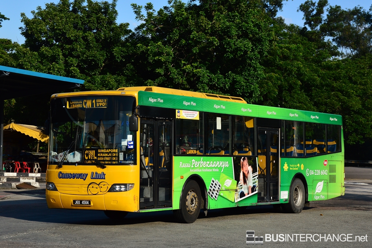 A MAN 18.250 / SL252 (A64) (JGX4504) operating on Causeway Link bus service CW1