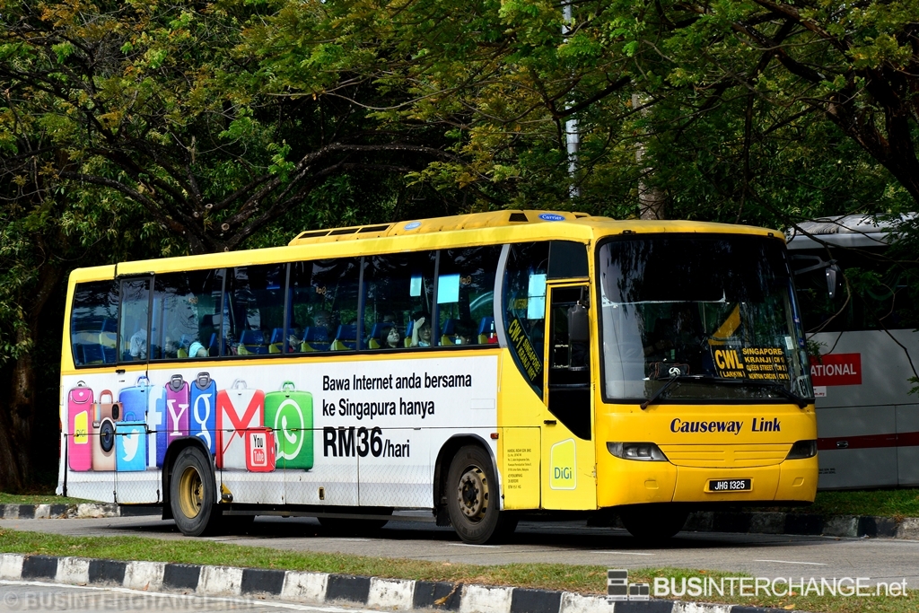 A MAN 18.310 (JHG1325) operating on Causeway Link bus service CWL
