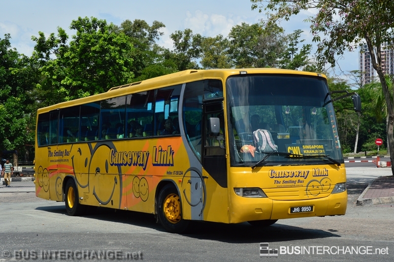 A MAN 18.310 (JHG9950) operating on Causeway Link bus service CWL