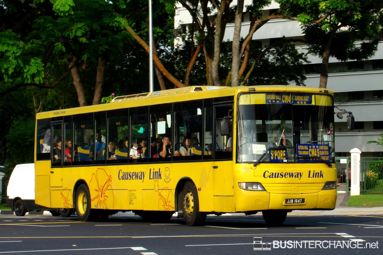 A Mercedes-Benz CBC1725 (JJB1647) operating on Causeway Link bus service CW4S