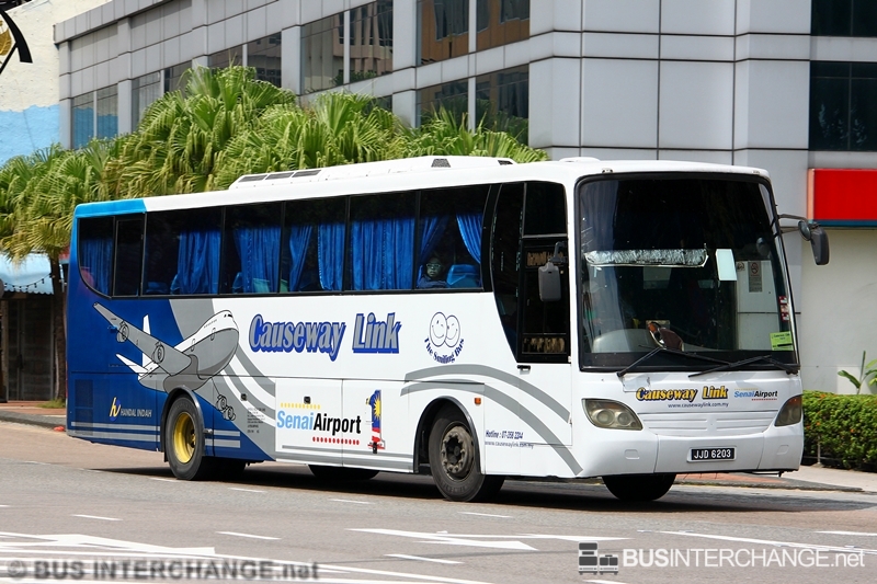 A Mercedes-Benz IBC1632/1636 (JJD6203) operating on Causeway Link bus service AA1