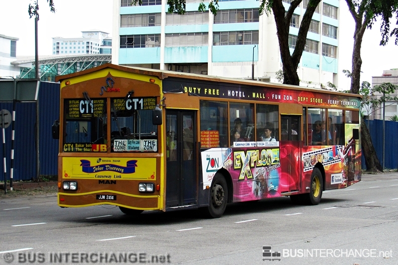 A MAN 18.250 / SL252 (A64) (JJM2414) operating on Causeway Link bus service CT1