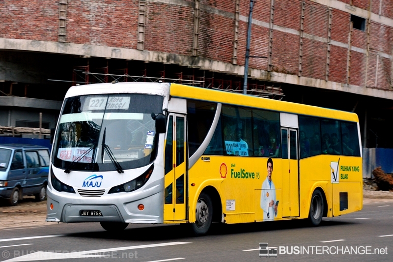 A Hino AK1JRKA (JKY9758) operating on Maju bus service 227