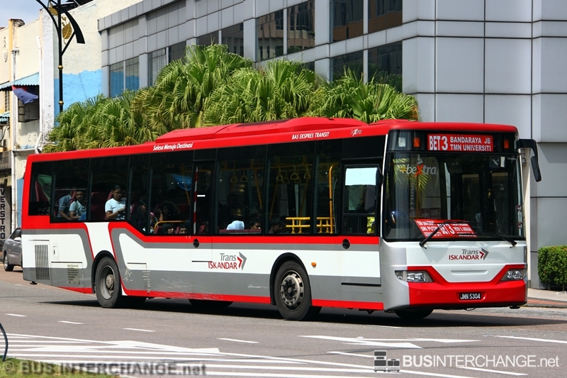 A Autobus LF12280 (JMN5304) operating on Causeway Link bus service BET3