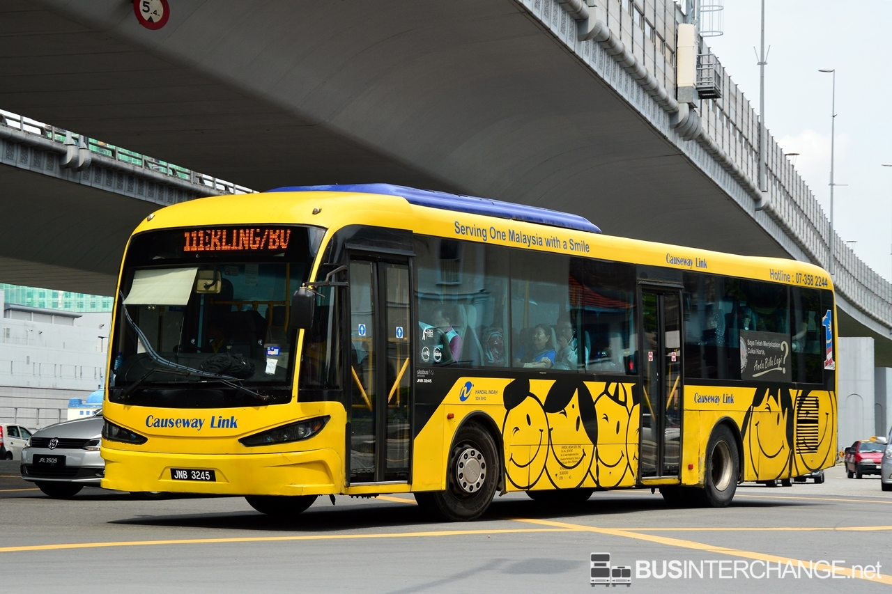 A Sksbus SA12-300 (JNB3245 ) operating on Causeway Link bus service 111