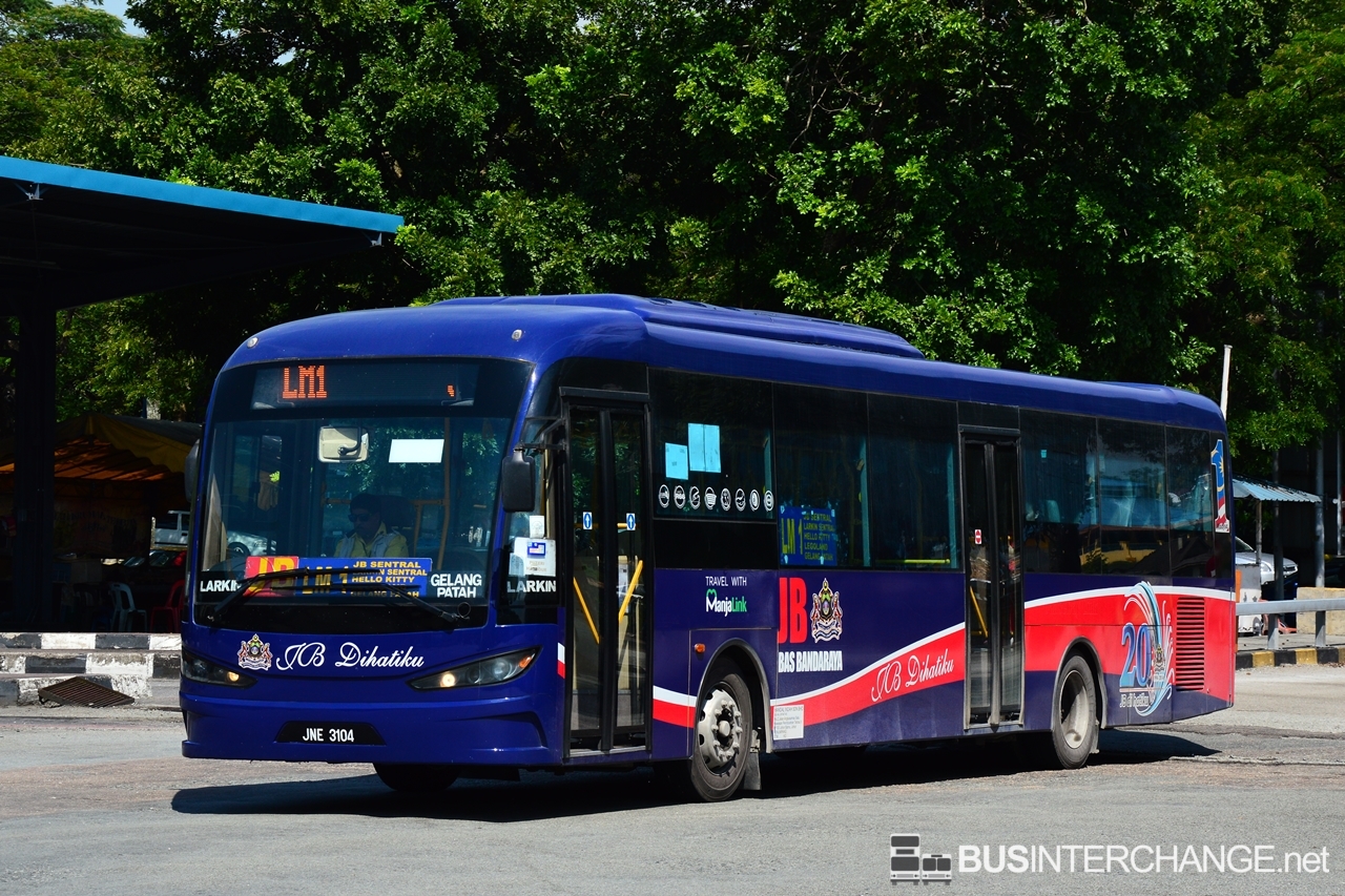 A Sksbus SA12-300 (JNE3104) operating on Causeway Link bus service LM1