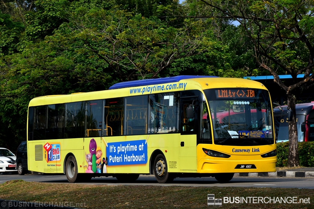 A Sksbus SA12-300 (JNP4907) operating on Causeway Link bus service LM1