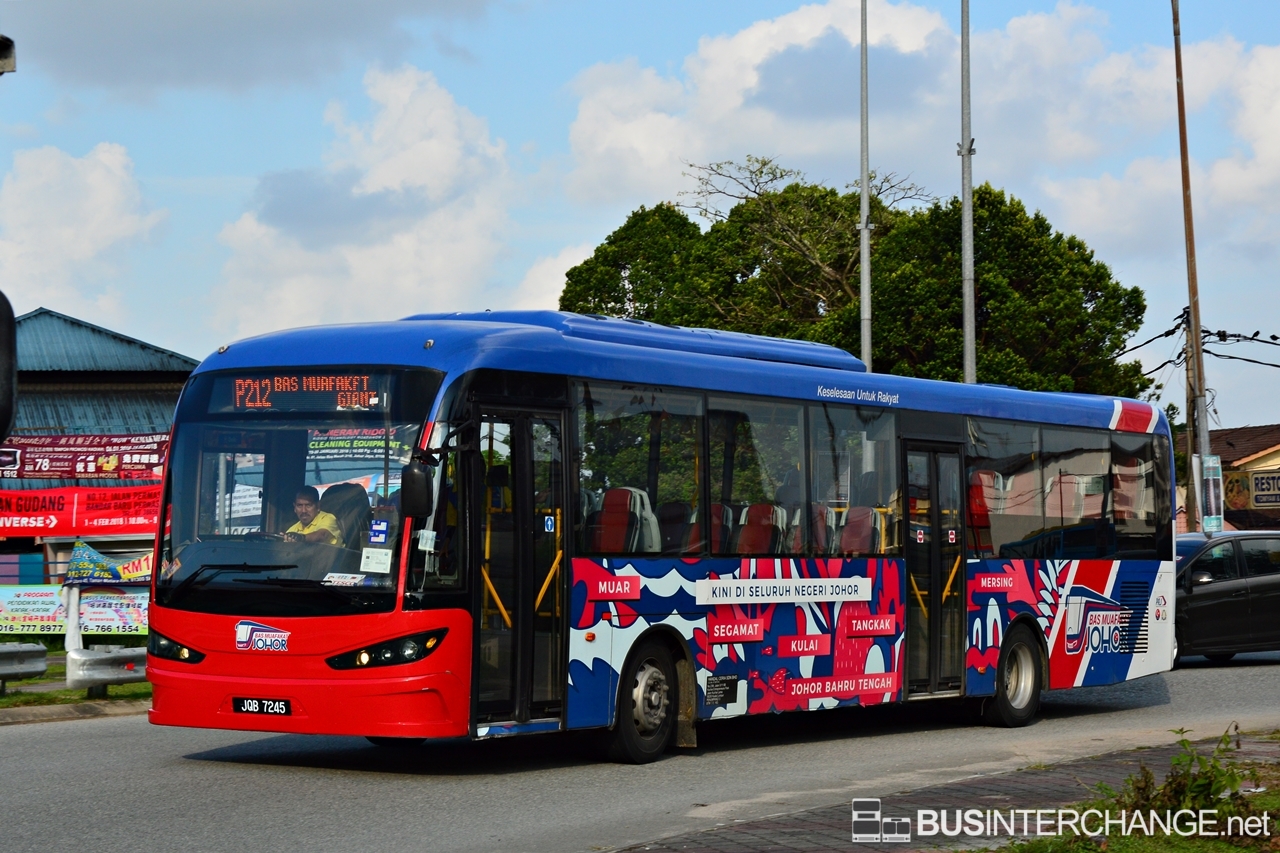 A Sksbus SA12-300 (JQB7245) operating on Causeway Link bus service P212