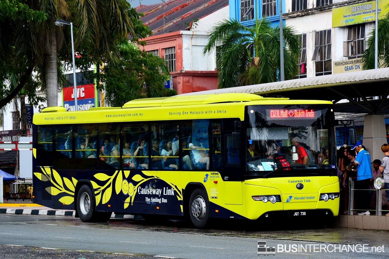 A Yutong ZK6118HG (JQT736) operating on Causeway Link bus service CW3L
