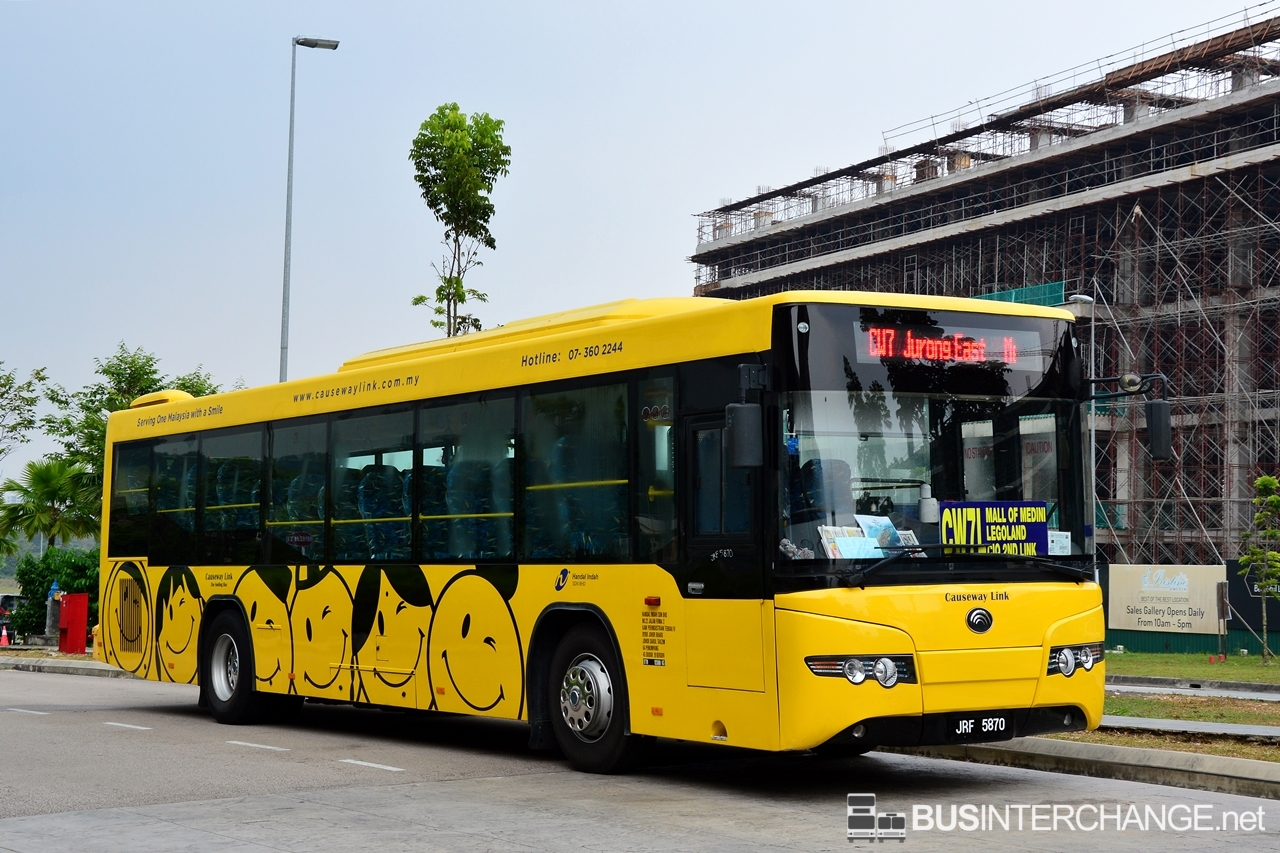 A Yutong ZK6118HG (JRF5870 ) operating on Causeway Link bus service CW7L