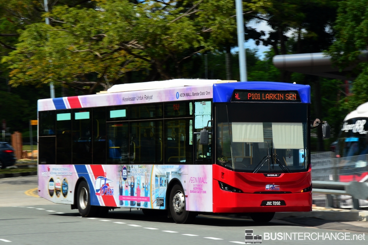 A Sksbus LEC-300H (JSC7202) operating on Causeway Link bus service P101