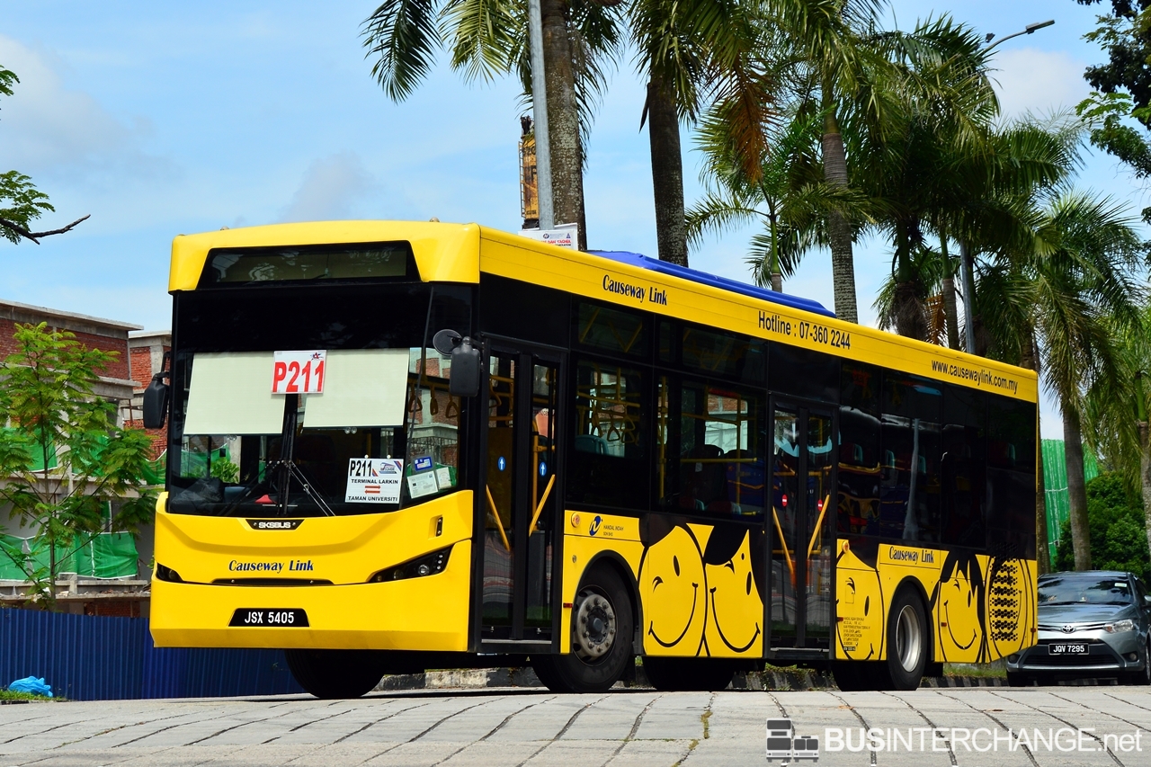 A Sksbus LEC-300H (JSX5405) operating on Causeway Link bus service P211