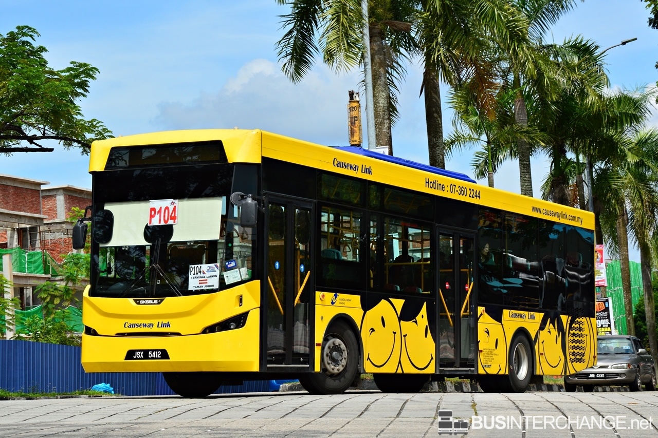 A Sksbus LEC-300H (JSX5412) operating on Causeway Link bus service P104