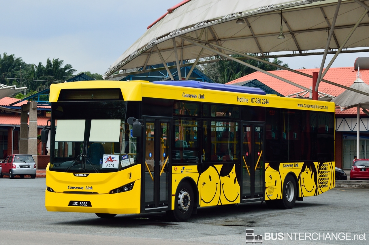 A Sksbus LEC-300H (JSX5982) operating on Causeway Link bus service P401