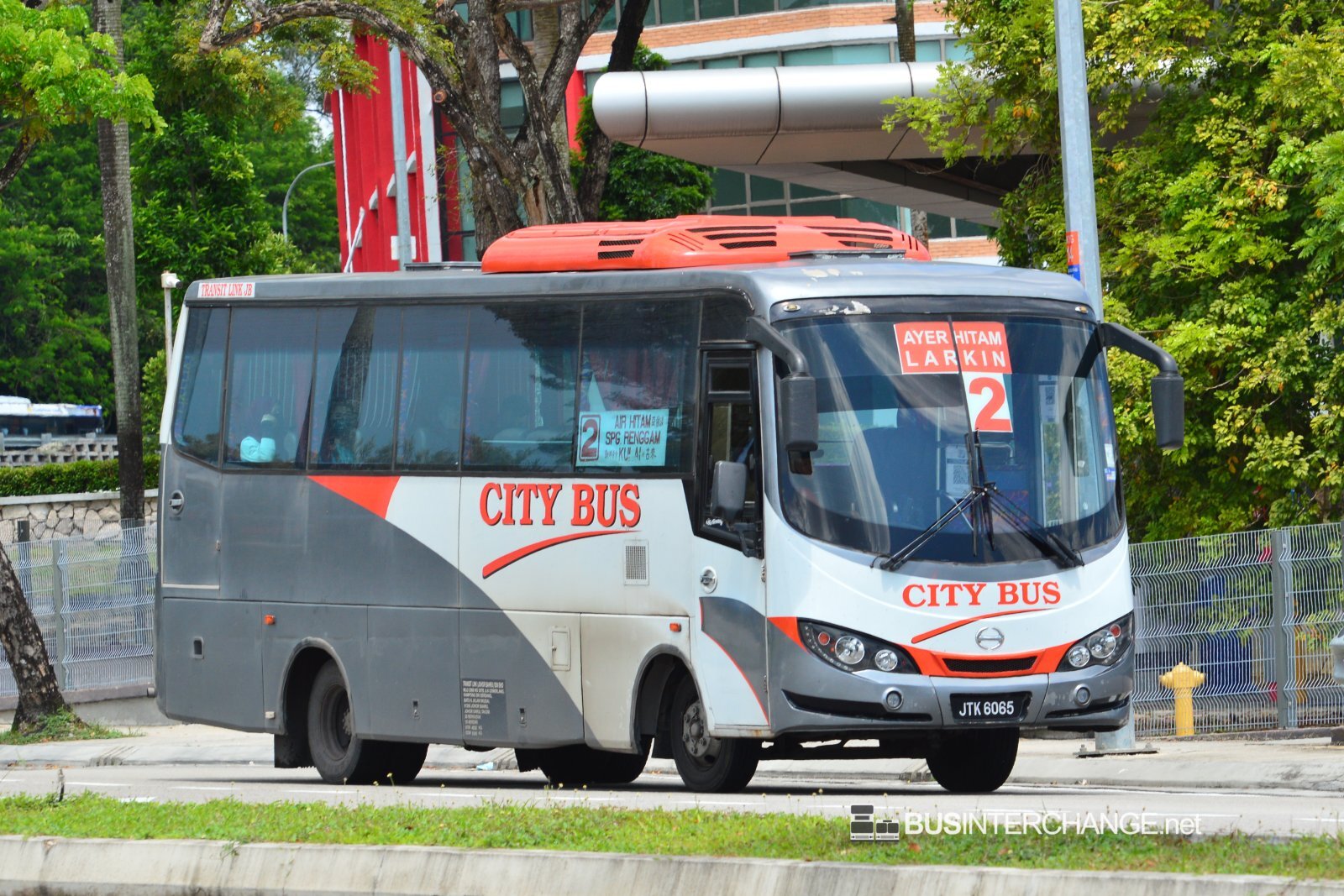 A Hino XZU720R (JTK6065) operating on City Bus bus service 2