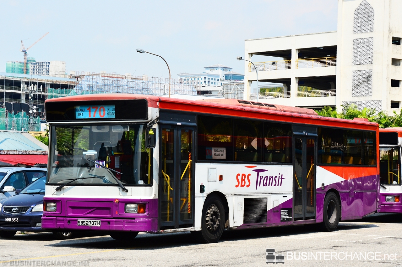 A Volvo B10M (Mark IV) (SBS2707H) operating on SBS Transit bus service 170X