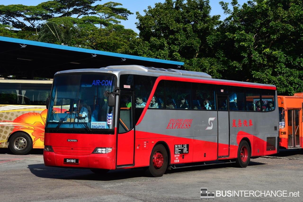 A Scania K230IB (SH 118C) operating on Singapore-Johore Express bus service SJE